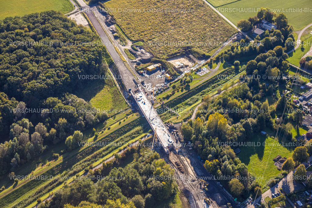 Bergkamen241006604 | Luftbild, Ortsumgehung Baustelle mit Brückenbau der Landesstraße L821n über den Kuhbach, Oberaden, Bergkamen, Ruhrgebiet, Nordrhein-Westfalen, Deutschland