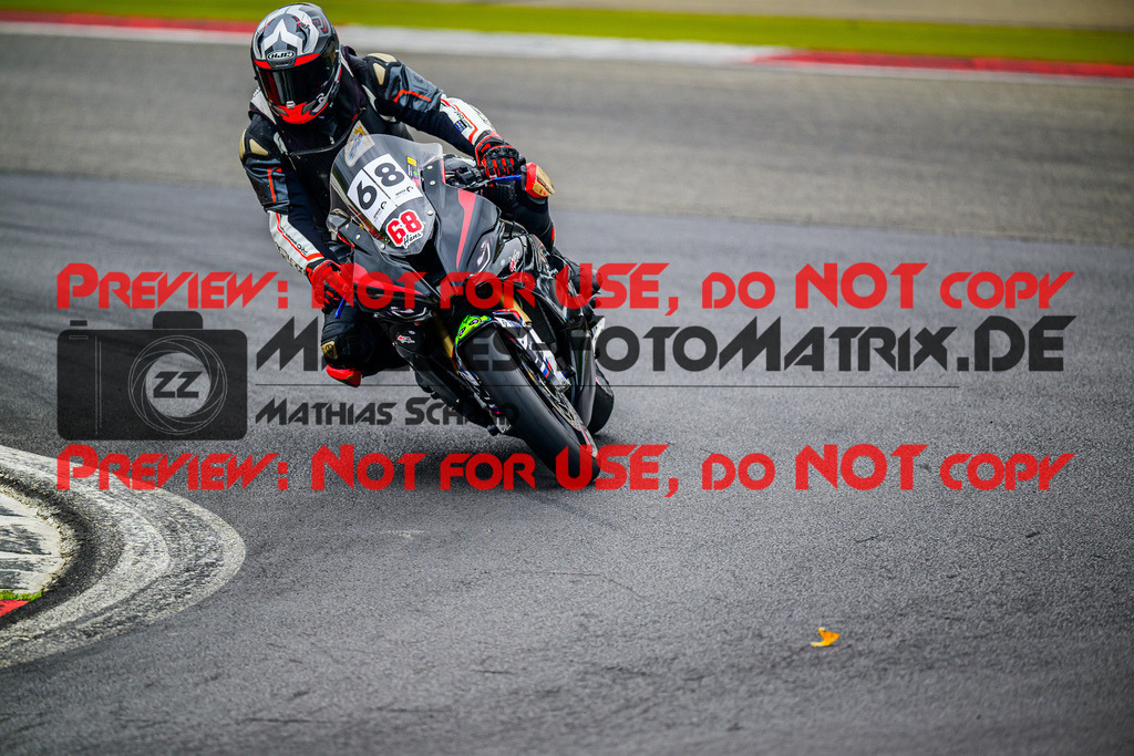 MaZZes_FotoMatrix_240717_6007705_2940 | GELB