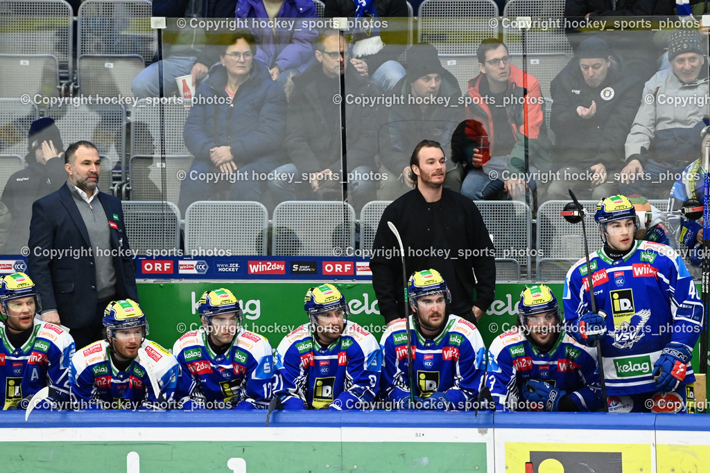 EC IDM WÄRMEPUMPEN VSV vs. Olimpija Ljubljana | Spielerbank EC VSV, #9 Alexander Rauchenwald EC VSV,  Pierre Allard Headcoach EC VSV, EC IDM WÄRMEPUMPEN VSV vs. Olimpija Ljubljana, EC IDM WÄRMEPUMPEN VSV vs. Olimpija Ljubljana am 01.02.2026 in Villach (Stadthalle Villach), Austria, (Photo by Bernd Stefan)