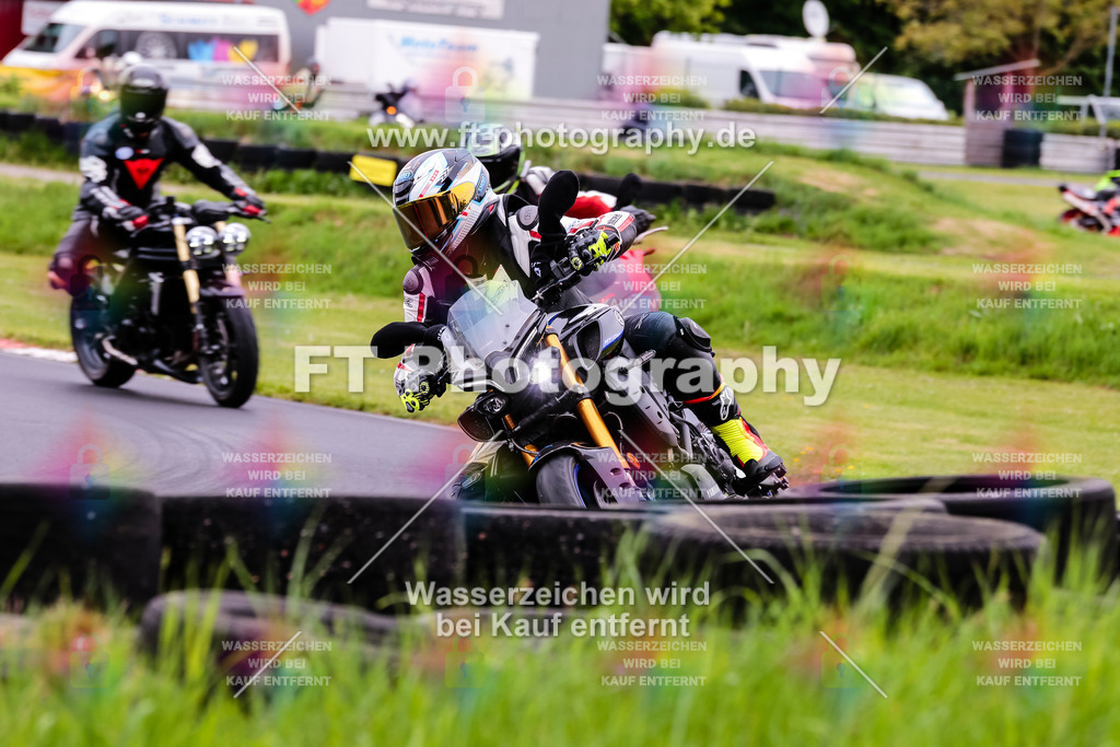 MotoTeamVBK-20363 | Hier findet Ihr Bilder von Touristenfahrten auf der Nürburgring Nordschleife oder von anderen Veranstaltungen die ich besucht habe. Viel Spass beim Durch Schauen 