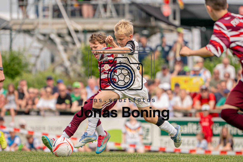 Fußball I E-Junioren I Saison 2025-2026 I OM-Cup Lüsche I Sonntag  I 24729 | jns.sportfotos - Realisiert mit Pictrs.com