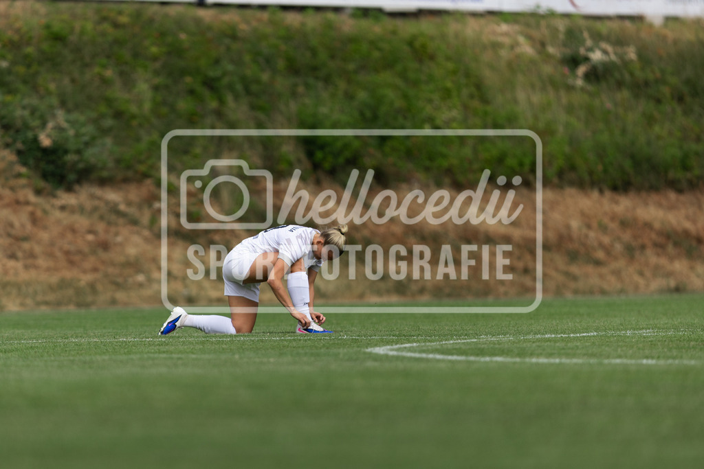 Fußball I Frauen I Testspiel I SpVg Aurich - DJK Arminia Ibbenbüren I 15391 | realhellocedii - Realisiert mit Pictrs.com