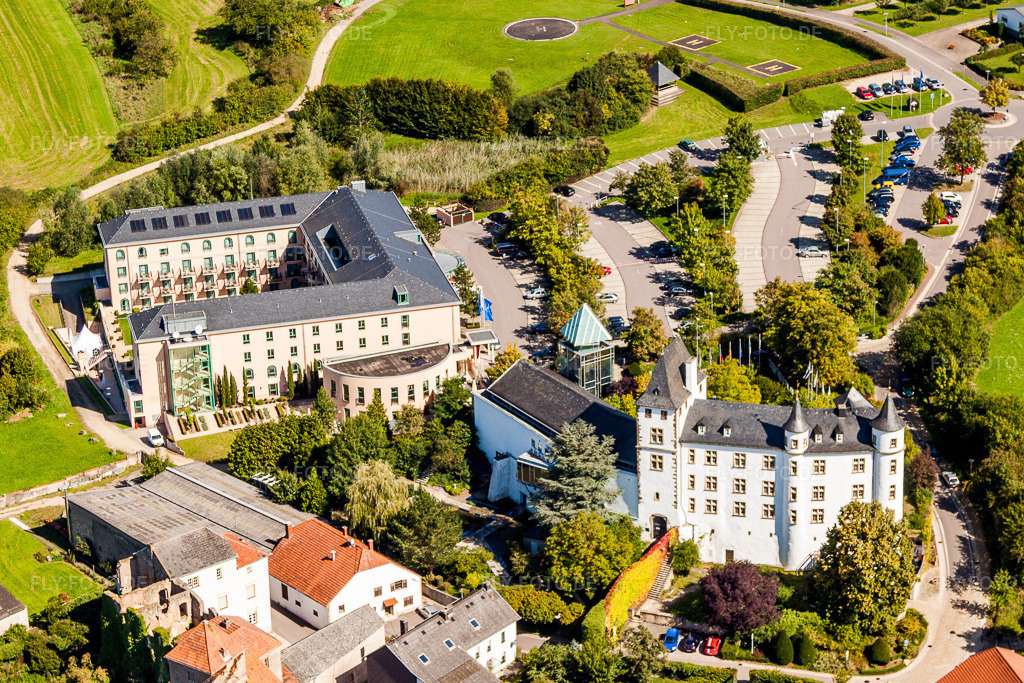 Luftbild: Victor's Residenz-Hotel Schloss Berg und Niederburg Nennig im Ortsteil Nennig in Perl im Bundesland Saarland in Deutschland. Foto: IMG_33721.jpg vom 11.09.2010 durch Werner Riehm/FLY-FOTO.de