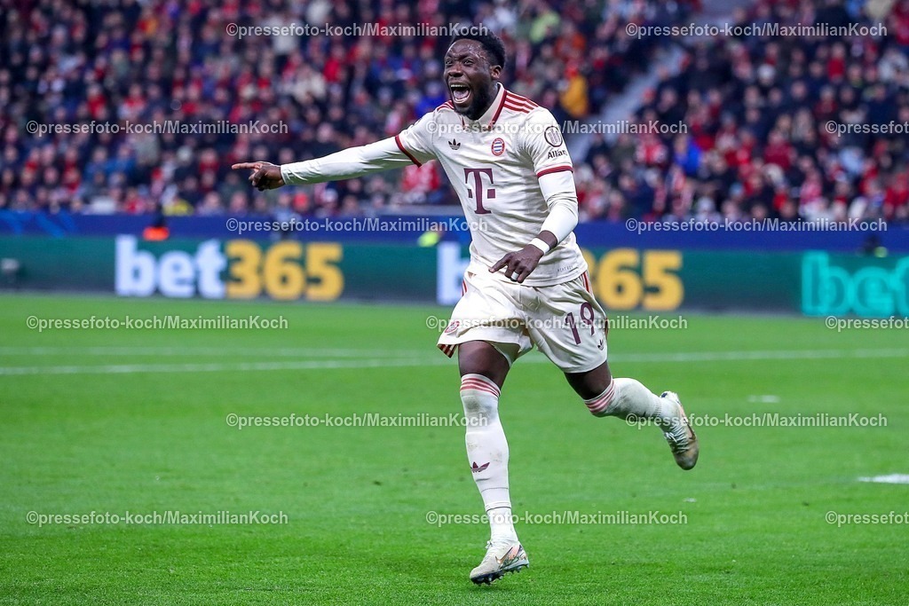 UCL11032501104 | 11.03.2025, Fußball, UEFA Champions League, Bayer 04 Leverkusen - FC Bayern München, Achtelfinale Rückspiel, BayArena, Saison 2024 2025: Torjubel nach dem 2:0 durch Torschütze Alphonso Davies (FC Bayern #19)DFB regulations prohibit any use of photographs as image sequences and or quasi-video.