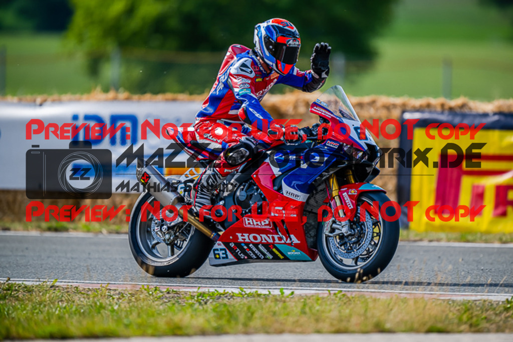 MaZZes_FotoMatrix_220722_8326 | IDM1000