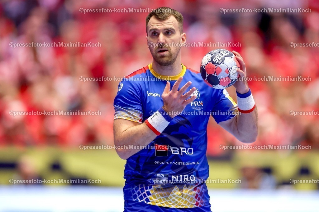 EHF18012602083 | 18.01.2026, Handball, Men's EHF EURO 2026, Dänemark - Rumänien, Jyske Bank Boxen in Herning, Dänemark, Preliminary Round:   Radu Cristian Ghita (Romania #13)