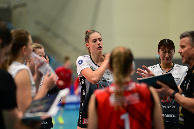 Volleyball I Frauen I Saison 2025-2026 I Bundesliga I 5. Spieltag I ETV Hamburger Volksbank Volleys - Dresdner SC I 09149 | Der Sportfotograf. - Realisiert mit Pictrs.com