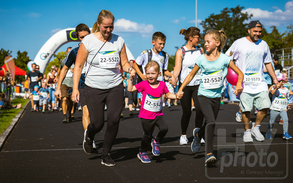 16. Hoywoj-CityLauf im Sportforum Hoyerswerda - 16.09.2023 | 555m Wohnungsgesellschaft-Familien-Flitzer-Lauf - Realisiert mit Pictrs.com