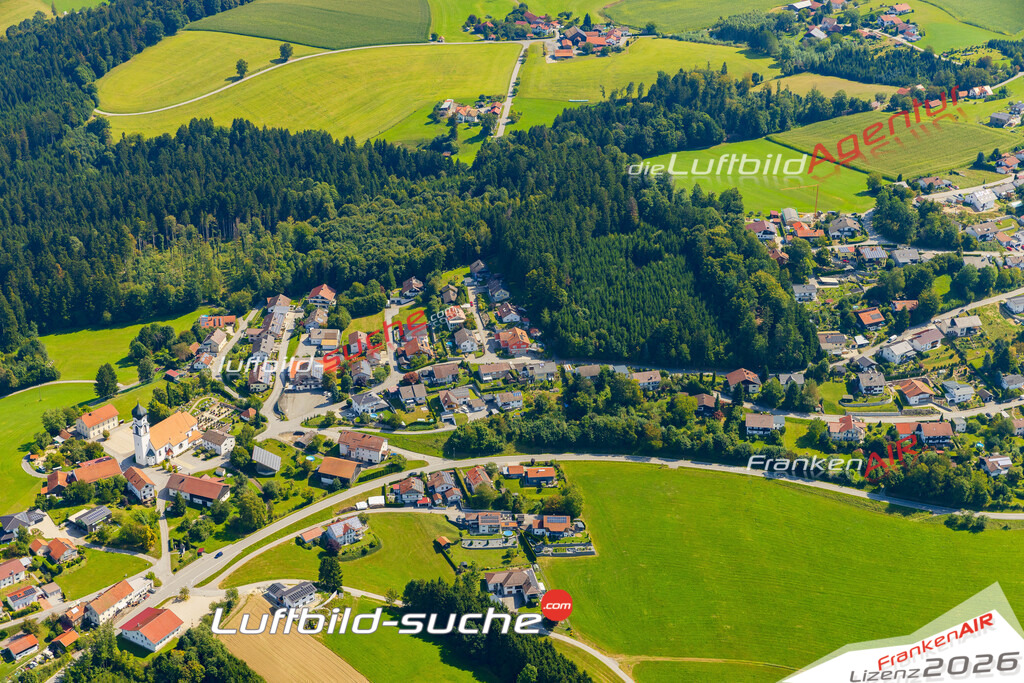 Schrägluftbild  Denkhof  Büchlberg - Das Luftbild wurde 2025 vom UL-Flugzeug heraus erstellt ( keine Drohne ) - Hochauflösende Luftaufnahme -Nicht vergleichbar mit Google Maps oder Satelittenbilder- Die Geschenkidee !Mit Lizenz und Bildrechte bestellbar