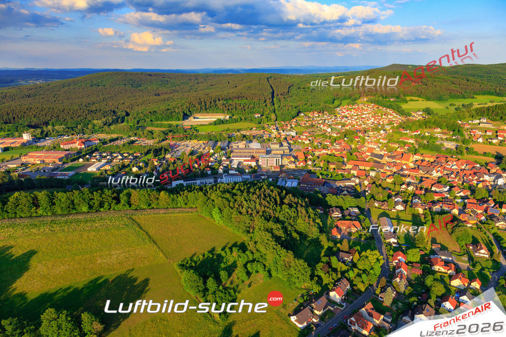 Die Luftaufnahme der Stadt Weismain wurde 2017 vom Flugzeug heraus erstellt ( keine Drohne )- hohe Auflösung für beste Qualität