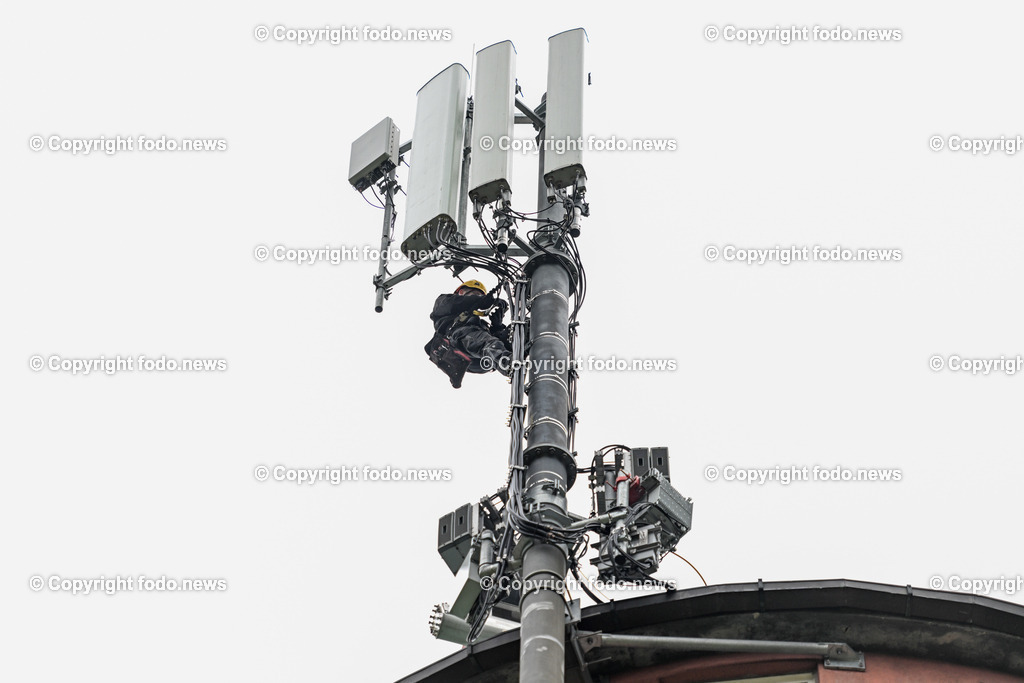 Mobilfunktechniker_ 19.04.2023-7 | 19.04.2023, Sattledt, AUT, Mobilfunk, Mobilfunktechniker, Handymast, im Bild Mobilfunk, Mobilfunktechniker, Handymast, Antennenanlage