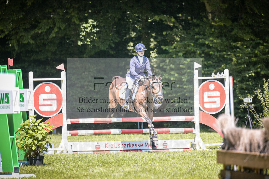 DOS_4148 | Entdecke hochwertige Reitturnierfotos von Foto Oger. Professionell, emotional und authentisch – jetzt Lieblingsmomente im Shop bestellen.Deutschlandweite Turnierfotografie. - Realisiert mit Pictrs.com