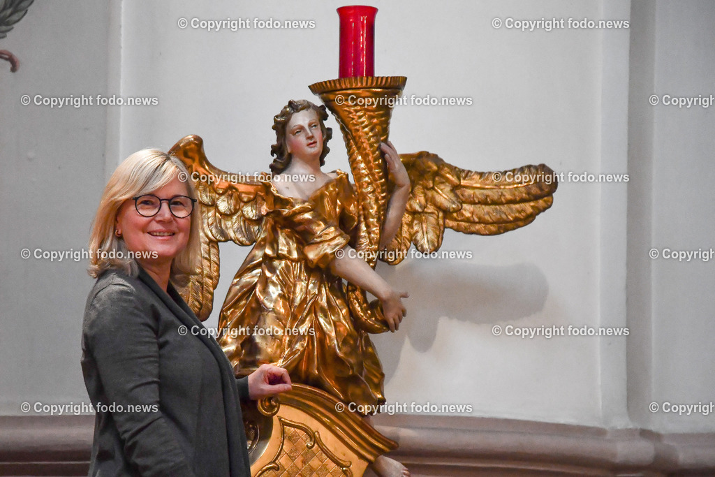 Ursulinenkirche Linz_ Engel_ 06.12.2022-7 | 06.12.2022, Linz, AUT, Ursulinenkirche, im Bild Angelika Stummer (Leiterin der Ursulinenkirche und Citypastoral)