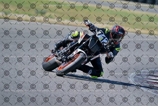 26bt04-0791 | markuskiefer.com - Realisiert mit Pictrs.com