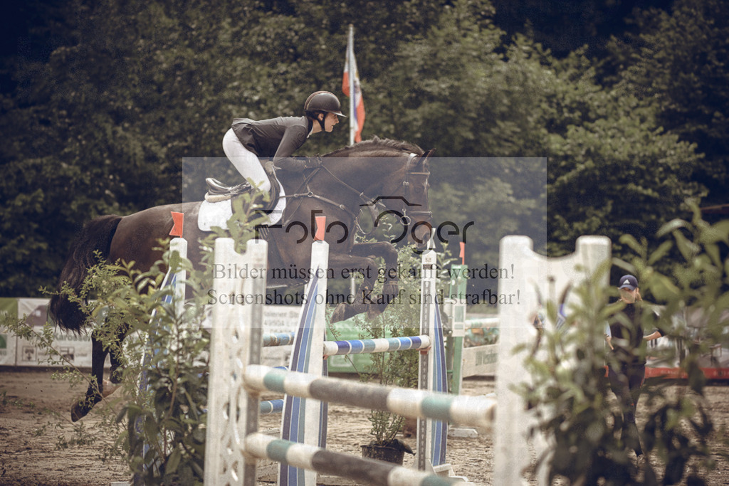 20240530-DOS_2287 | Entdecke hochwertige Reitturnierfotos von Foto Oger. Professionell, emotional und authentisch – jetzt Lieblingsmomente im Shop bestellen.Deutschlandweite Turnierfotografie. - Realisiert mit Pictrs.com