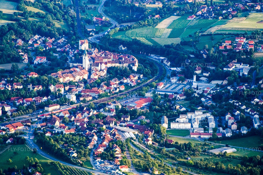 Luftbild: Dorfansicht in Engen im Bundesland Baden-Württemberg in Deutschland. Foto: IMG_11406.jpg vom 04.07.2008 durch Werner Riehm/FLY-FOTO.de