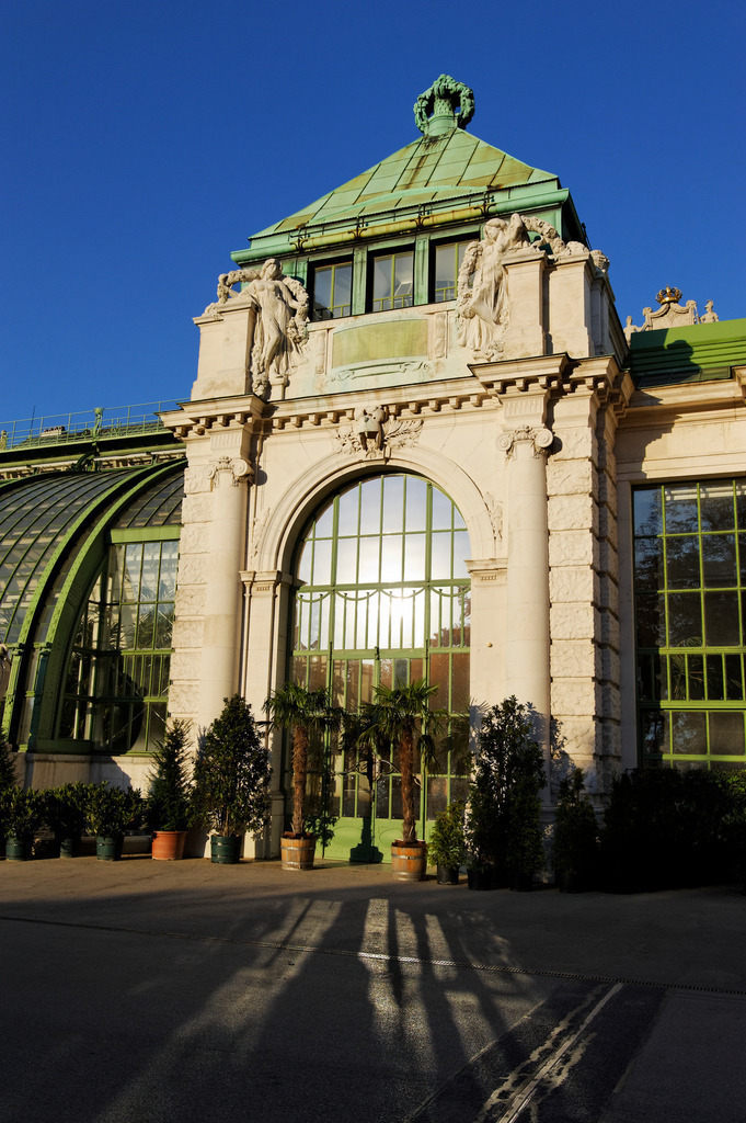 Palmenhaus | Wien, Austria - October 03, 2011: Palmenhaus. - Realisiert mit Pictrs.com