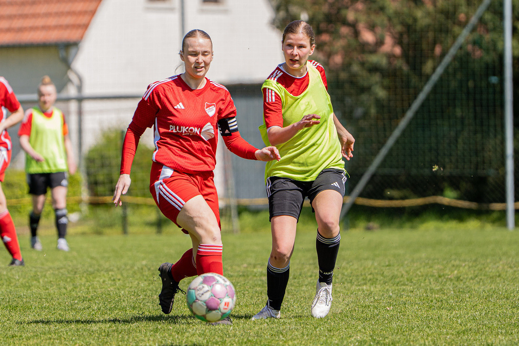 Fußball I Frauen I Saison 2025-2026 I Bezirksliga Weser-Ems Mitte I 17. Spieltag I SV RW Visbek - SG Damme-Lembruch I 11598 | jns.sportfotos - Realisiert mit Pictrs.com