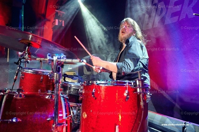 DSC_0348 | High End Portraits. Einzelportrait Paarportrait Gruppenportrait Künstlerportrait Bandportzait Bühnenfotografie Fashion Lifestyle Urbanlife  - Realisiert mit Pictrs.com