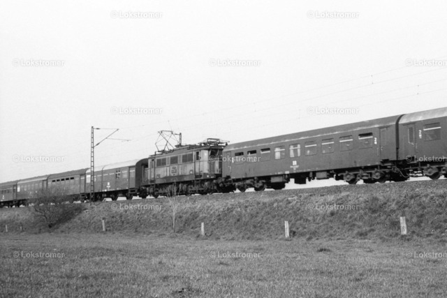 DR 244 105 | DR 244 105 Jeßnitz (Anh.) 22.05.1981 - Realisiert mit Pictrs.com