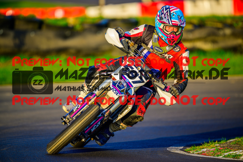 MaZZes_Fotomatrix_20251003_6007705_0489 | S4