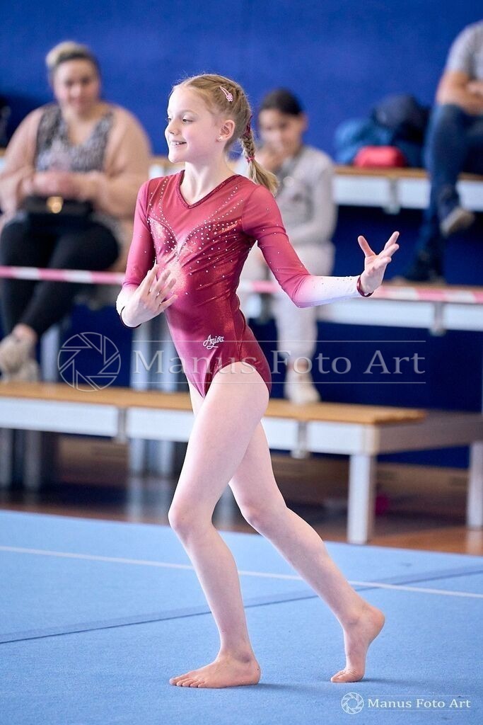 2024-04-30-2-2-A-DSC03103 | Professionelle Sportfotografie in Hamburg, Schleswig-Holstein und Niedersachsen – spezialisiert auf Rhönrad, Geräteturnen, Leistungsturnen und rhythmische Sportgymnastik. Bundesweite Begleitung von Rhönrad-Events. Jetzt Sport-Fotos - Realisiert mit Pictrs.com