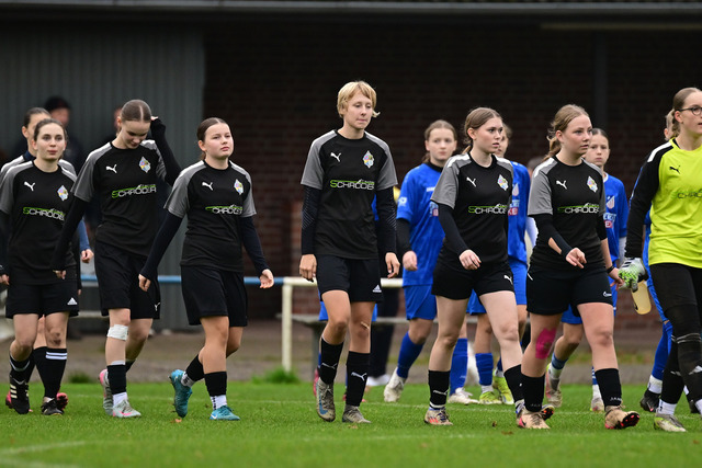 Fußball I Juniorinnen I Saison 2025-2026 I Niedersachsenpokal I Viertelfinale I JFV A-O-B-H-H - FC Rosengarten I 32190 | Der Sportfotograf. - Realisiert mit Pictrs.com