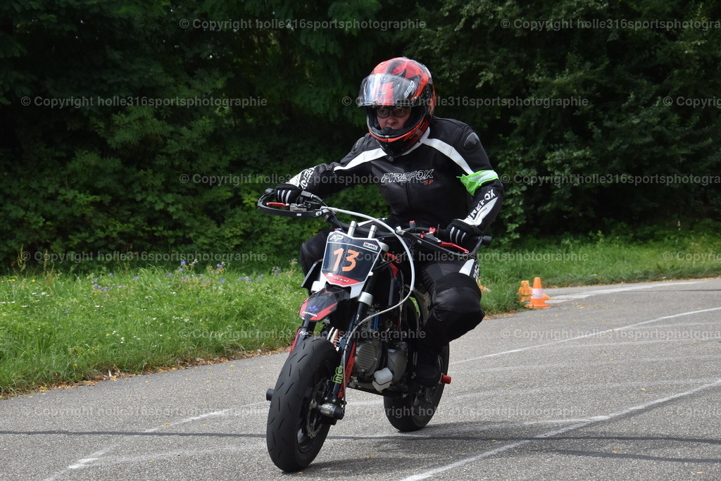 DSC_0478 | Sportfotografie , Motorsport, Motoross, Reitsport, Mointainbike, Enduro,
Landschaft , Outdoor, Eventfotografie, Landschaft, Bilder online bestellen - Realisiert mit Pictrs.com