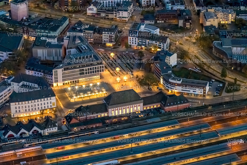 Hamm231103708Nacht | Luftbild, Nachtaufnahme, Hauptbahnhof Hbf mit Bahnhofsvorplatz und City, Mitte, Hamm, Ruhrgebiet, Nordrhein-Westfalen, Deutschland