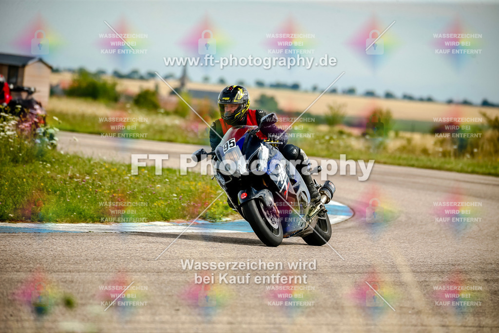 Chambley Juli-2554 | Hier findet Ihr Bilder von Touristenfahrten auf der Nürburgring Nordschleife oder von anderen Veranstaltungen die ich besucht habe. Viel Spass beim Durch Schauen 