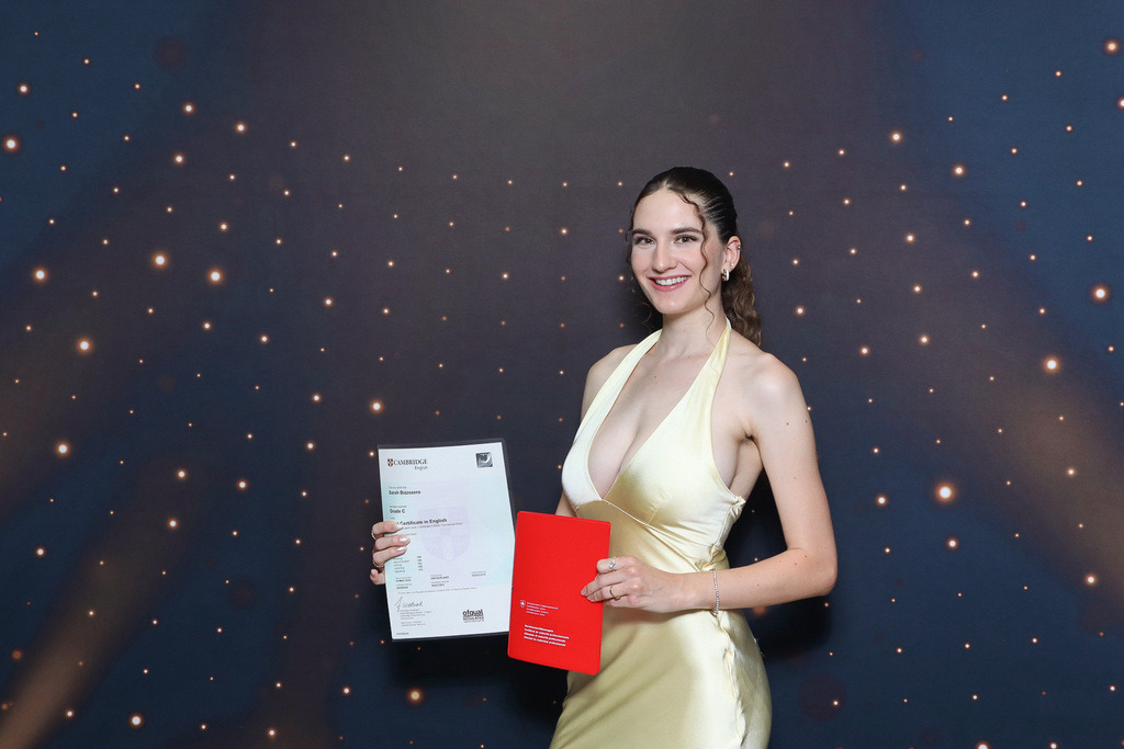 ZD260628112736-72 | Fotoshop von zweidimensional Fotografie. Ihr Fotograf im Aargau. Abzüge von Ihrem Fotobox Event bestellen.Abzüge von Ihrem Hochzeit bestellen.Abzüge von Ihrem Schulfotograf bestellen.