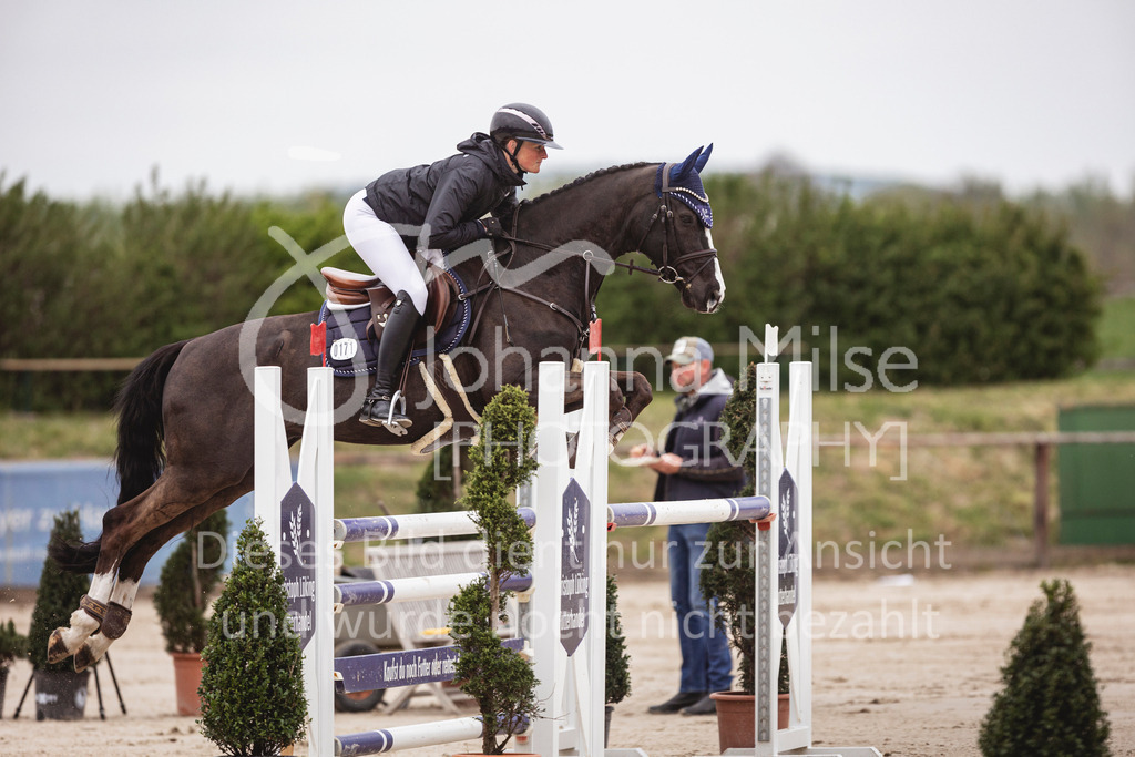 250417_Frühlingsfest_Springpferde-M-108 | Deine schönsten Turniermomente als professionelle Fotos! Entdecke hochwertige Pferdesport-Fotografie im Online-Shop. Jetzt Fotos finden & bestellen!