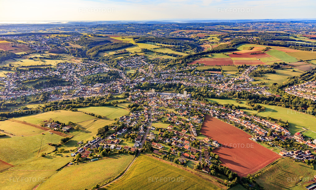 Luftbild: Ortsansicht von Norden in Eppelborn im Bundesland Saarland in Deutschland. Foto: IMG_149671.jpg vom 06.09.2025 durch Werner Riehm/FLY-FOTO.de