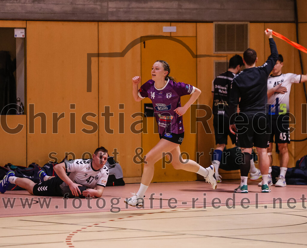 2025-02-15_088_SpVgg_Altenerding_gegen_MTV_Pfaffenhofen | Erding, Deutschland, 15.02.2025:Handball, Bezirksoberliga Frauen Altbayern 2024 / 2024, 14. Spieltag, SpVgg Altenerding gegen MTV Pfaffenhofen, Endergebnis: 27:23Sophie Lößl (SpVgg Altenerding, #14)Foto: Christian Riedel / fotografie-riedel.net