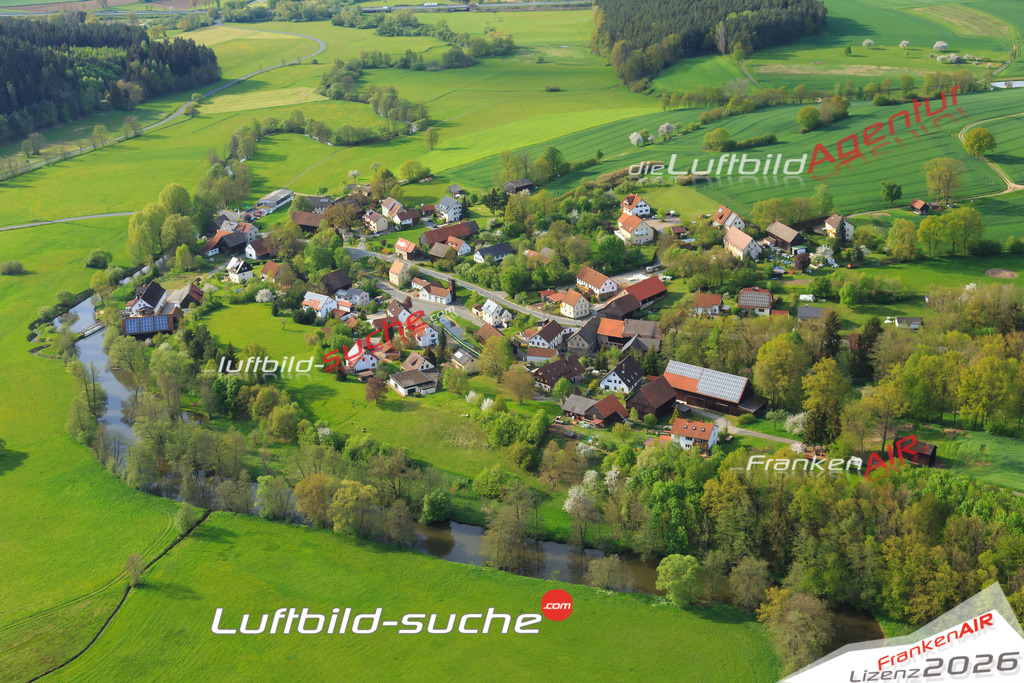 Luftbild von Neuenreuth_am _main Neudrossenfeld - Luftaufnahme wurde 2015 von https://frankenair.de mittels Flugzeug (keine Drohne) erstellt - die Geschenkidee