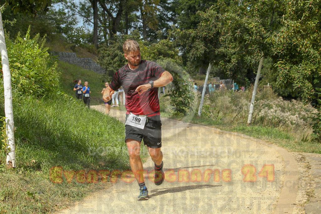 250824_1314_EX1_1741 | Sportfotografie im Rhein-Sieg Kreis, Köln, Bonn, NRW, Rheinland Pfalz, Hessen, etc. Unser Tätigkeitsfeld umfasst den Laufsport vom Volkslauf über den Marathon, Duathlon, Triathon bis zum Ultralauf wie Kölnpfad Ultra oder Schindertrail.