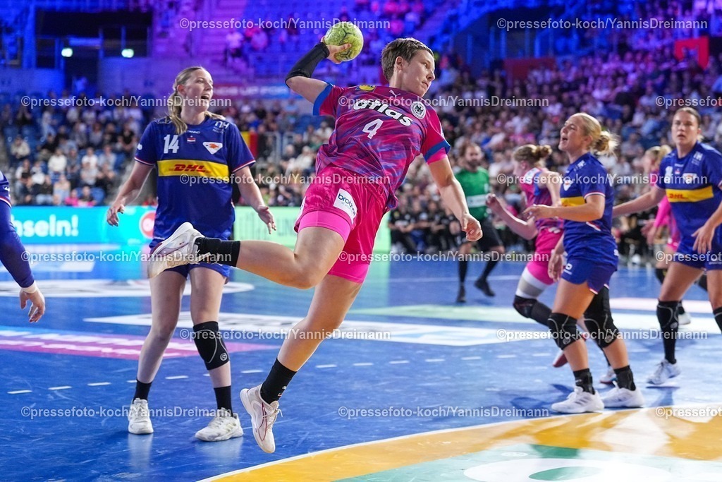 xydrx21092501026 | 21.09.2025, xydrx, Handball, Frauen Länderspiel, Deutschland - Niederlande, YAILA Arena: Alina Grijseels (GER #4)