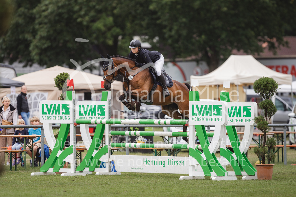 230715_LC_Stil-M-611 | Deine schönsten Turniermomente als professionelle Fotos! Entdecke hochwertige Pferdesport-Fotografie im Online-Shop. Jetzt Fotos finden & bestellen!