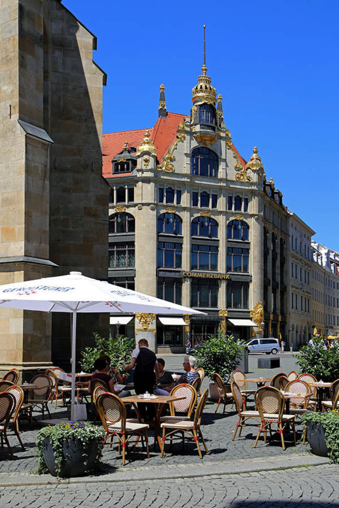 Foto: Leipzig - Kaufhaus Ebert - Blick vom Café Kandler | Das Team hinter BILDLEXIKON LEIPZIG bündelt historische wie aktuelle Informationen über die Stadt Leipzig in Text und Bild auf einer Plattform und stellt diese der interessierten Öffentlichkeit zur Verfügung.