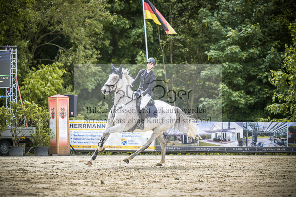 DOS_5240 | Entdecke hochwertige Reitturnierfotos von Foto Oger. Professionell, emotional und authentisch – jetzt Lieblingsmomente im Shop bestellen.Deutschlandweite Turnierfotografie. - Realisiert mit Pictrs.com