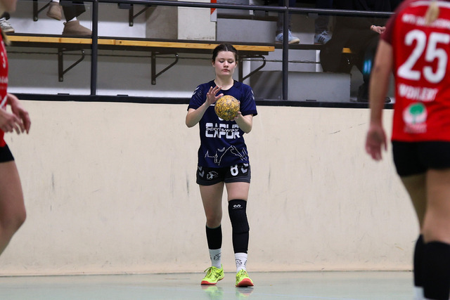 Handball I Damen I Saison 2025-2026 I Verbandsliga Süd I HSG Kalkberg 06 - MTV Dänischenhagen I 14.12.2025.201 | Myna Klee (8, HSG Kalkberg 06) - Realisiert mit Pictrs.com