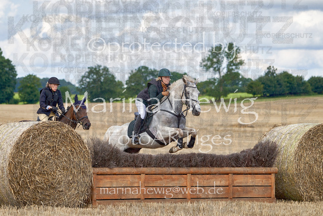 08-23 Bredeneek Jagd_MCH8874_Marina Hewig | Fotografie, FotoArt, PferdesportArt, Pferdesportfotografie, Landschaftsfotografie, Reisefotografie, Reise, Pferde - Realisiert mit Pictrs.com