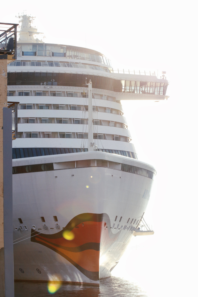 Schiff am Anlieger | Landschaftsbilder-MV - Realisiert mit Pictrs.com