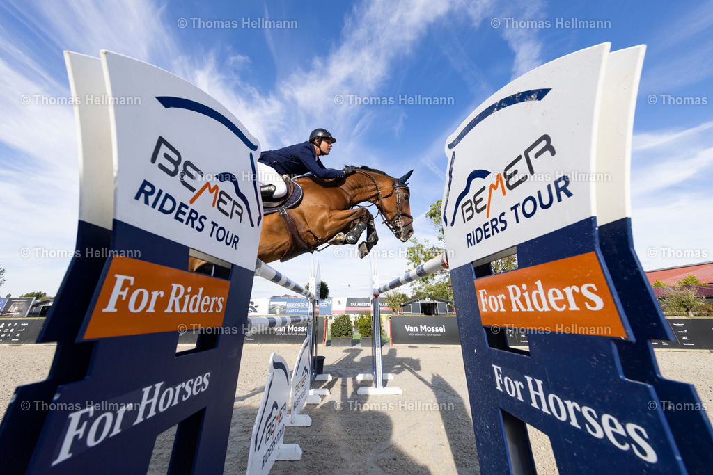 63 Darling de L _Angevine ((FRA)_ Mathieu Billot_162 | 63 Darling de L´Angevine ((FRA), Mathieu Billot beim CSI Azelhof 2022 am 04.09.22 in Lier, Azelhof