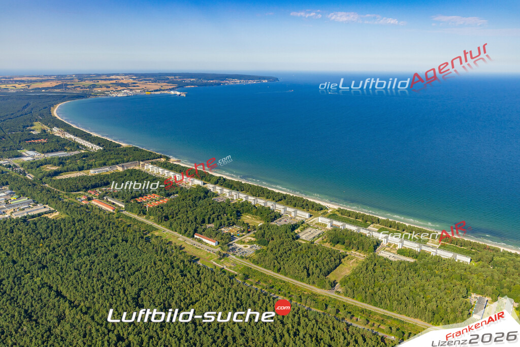 Klassische Luftaufnahme ohne Drohne zeigt:Prora bei Binz - Die Luftbildaufnahme wurde 2025 vom UL-Flugzeug heraus erstellt ( keine Drohnenaufnahme ) - Hochauflösende Luftaufnahme -Nicht vergleichbar mit Google Maps oder Satelittenbilder- Die Geschenkidee !Mit Lizenz und Bildrechte bestellbar