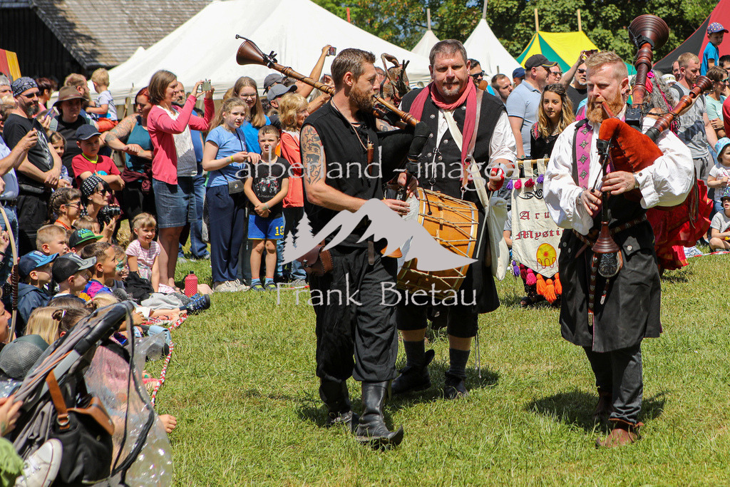 OE7A7985 | Einzug der teilnehmenden Gruppen, hier die Musikgruppe, Eichelheer,