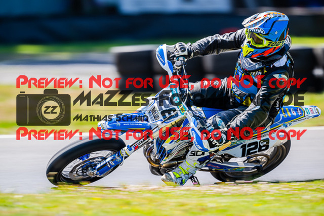 MaZZes_FotoMatrix_220702_9798 | UE40