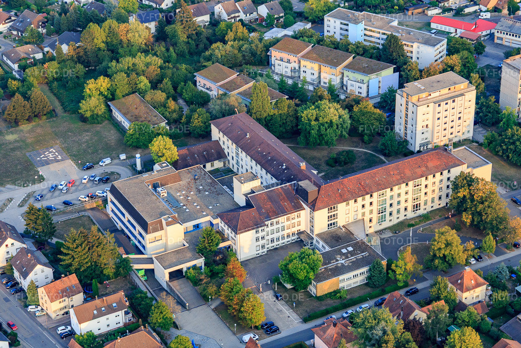 Luftbild: Asklepios Südpfalzklinik Kandel in Kandel im Bundesland Rheinland-Pfalz in Deutschland. Foto: IMG_110735.jpg vom 05.09.2018 durch Werner Riehm/FLY-FOTO.deAsklepios Südpfalzklinik Kandel - Asklepios Südpfalzklinik Kandel