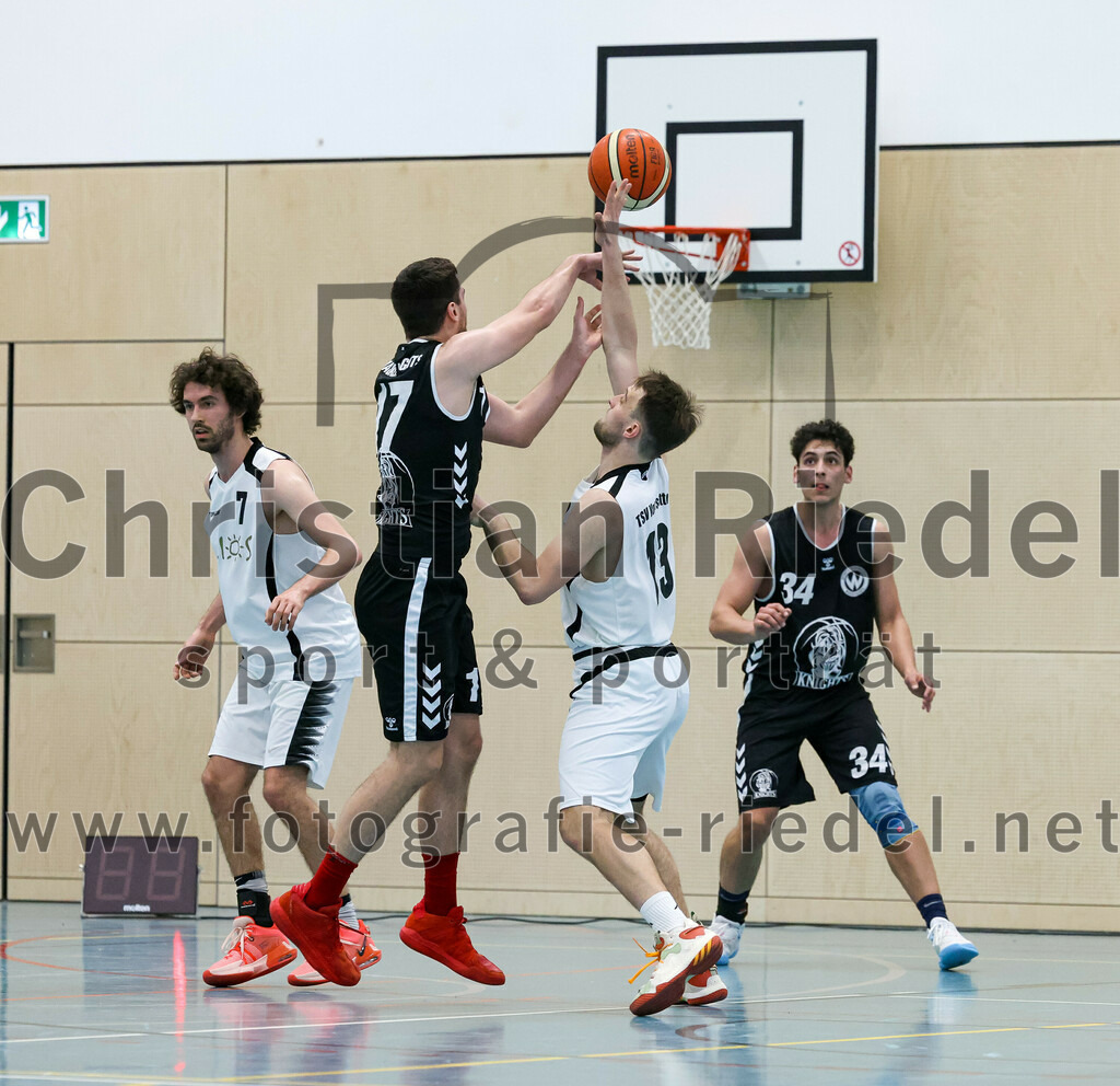 2023-03-26_034_TSV_Vaterstetten_gegen_Wacker_Knights_Burghausen | Vaterstetten, Deutschland, 26.03.2023:
Basketball, Bayernliga Herren Südost 2022 / 2023, 17. Spieltag, TSV Vaterstetten gegen Wacker Knights Burghausen, Endergebnis: 

Luca Maurice Kohll (TSV Vaterstetten, #7), Konstantin Huber (TSV Vaterstetten, #13)

Foto: Christian Riedel / fotografie-riedel.net