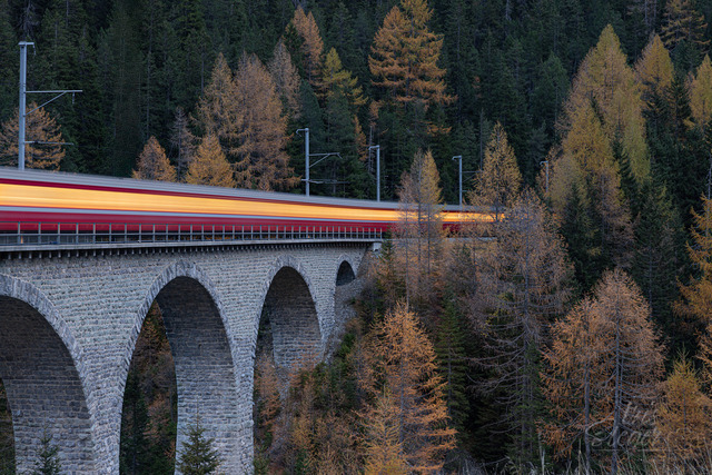 Viadukt Räthische Bahn Engadin | Shop von Iris Steger Photography, Landschaft, Reisen, Details und Städte.